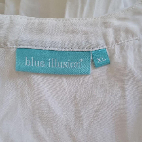 Blue Illusion White Floral Textured Tunic Blouse Top – Size XL