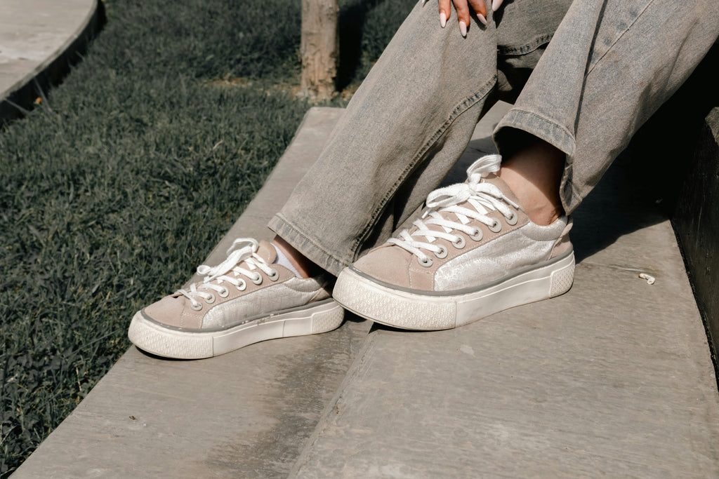 Y2K Nostalgia – How to Style Preloved 2000s Fashion in 2025