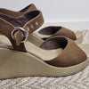 Crocs Brown Canvas Wedge Sandals – Women’s W9 (AU/US 9 / EU 40)